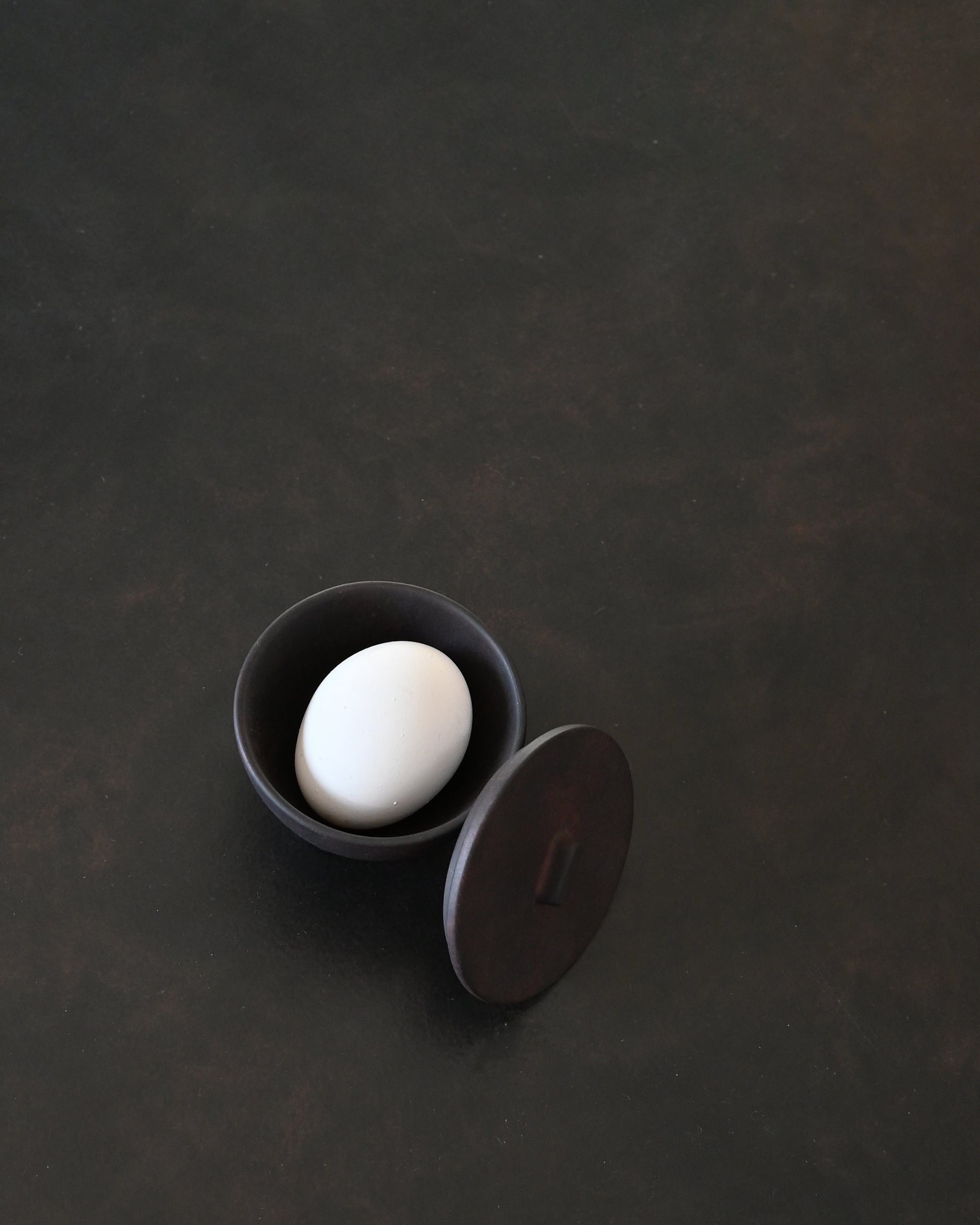 Close-up of hand-glazed texture on Duck Jar, Mini Coffee – 101 Copenhage