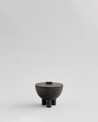 Side view showing the three-legged silhouette of Duck Jar, Medio – 101 Copenhagen.