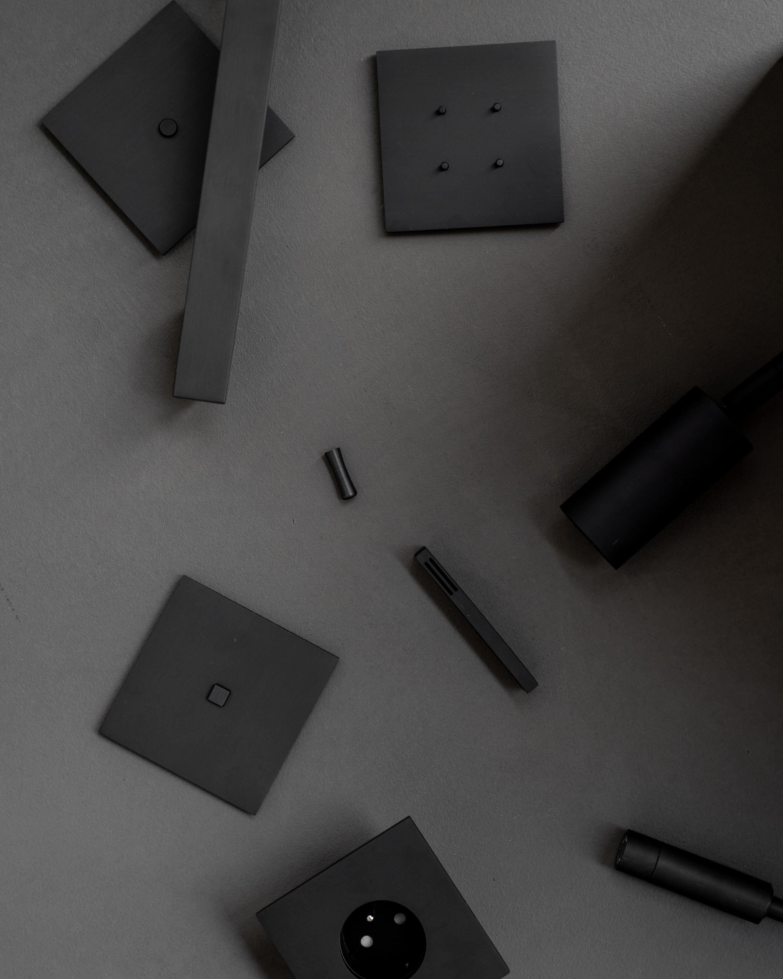 All Sumum items have the same finish.